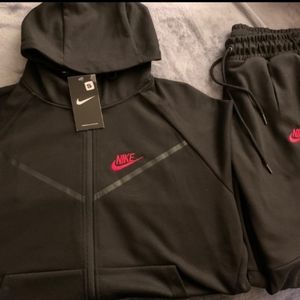 Nike Sweatsuit for sale. Top and Bottom Included